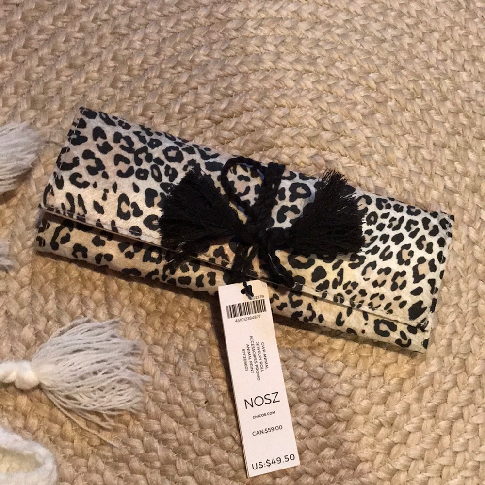 NOSZ Chico’s Roll Up Travel Jewelry Case Leopard